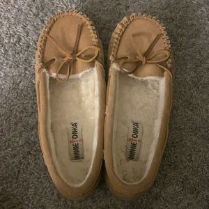 Womens Minnetonka slippers